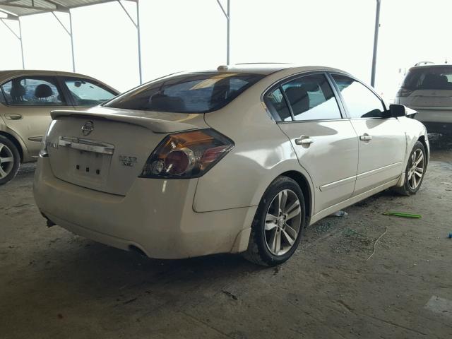 1N4BL2AP5AN449031 - 2010 NISSAN ALTIMA SR WHITE photo 4