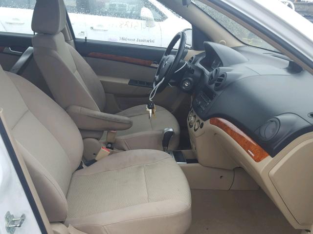 KL1TD6DE1BB212463 - 2011 CHEVROLET AVEO LS WHITE photo 5
