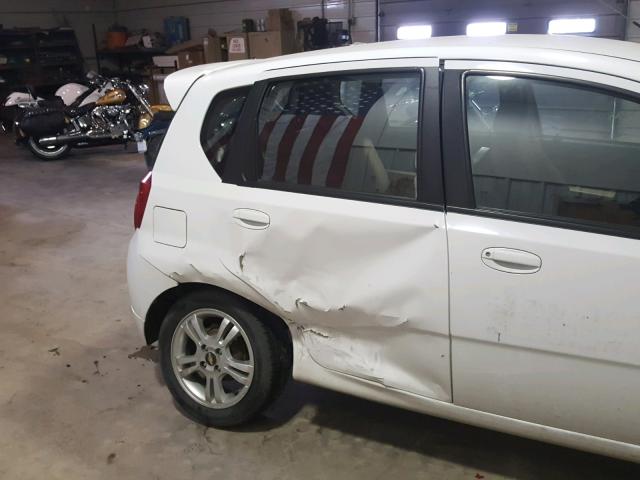 KL1TD6DE1BB212463 - 2011 CHEVROLET AVEO LS WHITE photo 9