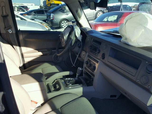 1J8HG48N16C355555 - 2006 JEEP COMMANDER BLACK photo 5