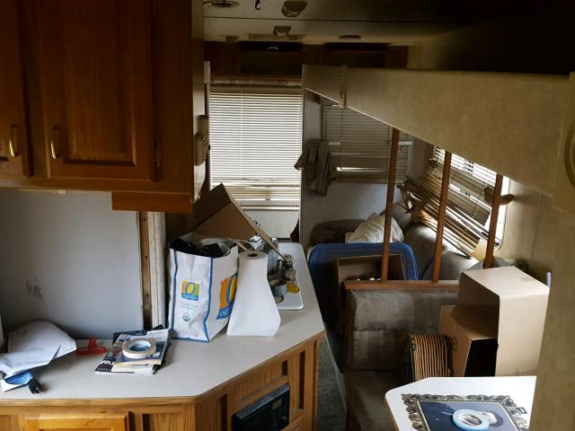 1UJCJ02M311LL0060 - 2001 JAYCO 5TH WHEEL WHITE photo 6