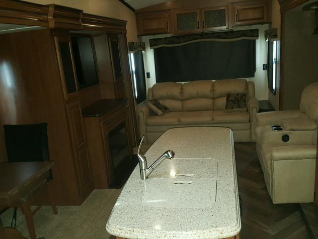 1UJCJ0BV7G1LH0106 - 2016 JAYCO 5TH WHEEL CREAM photo 5