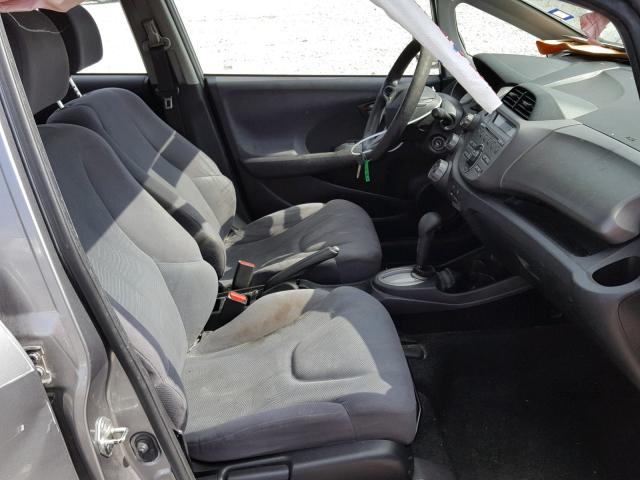 JHMGE88269S008849 - 2009 HONDA FIT GRAY photo 5