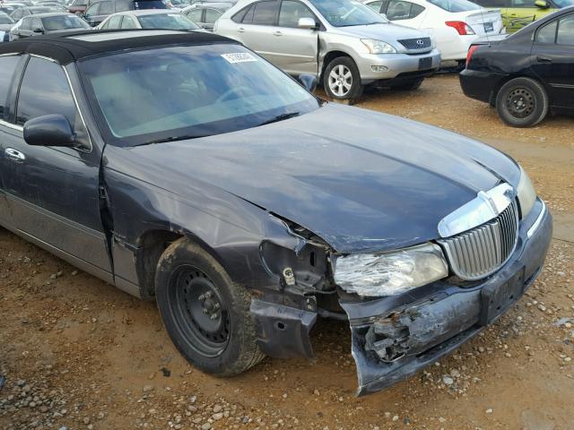 1LNHM82W6XY614839 - 1999 LINCOLN TOWN CAR S GRAY photo 9