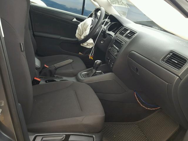 3VW2K7AJ0FM401988 - 2015 VOLKSWAGEN JETTA BASE 灰色 照片 5