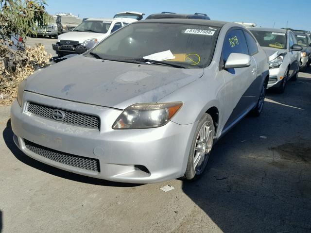JTKDE167X80235605 - 2008 TOYOTA SCION TC 银色 照片 2