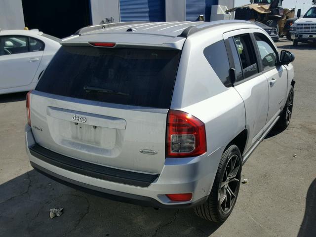 1J4NF1FB3BD240152 - 2011 JEEP COMPASS SP 银色 照片 4