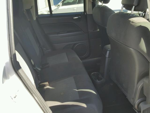 1J4NF1FB3BD240152 - 2011 JEEP COMPASS SP 银色 照片 6