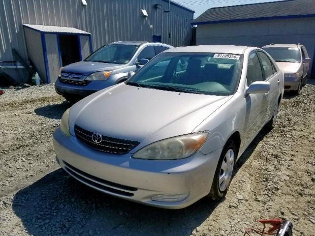 4T1BE32K72U524814 - 2002 TOYOTA CAMRY LE SILVER photo 2
