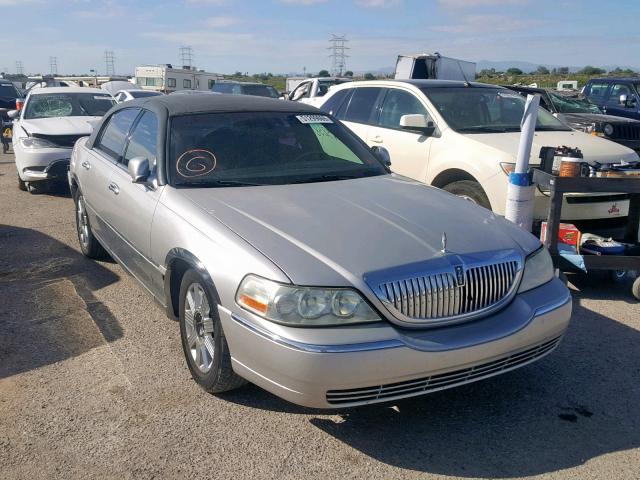 1LNHM83W34Y682333 - 2004 LINCOLN TOWN CAR U SILVER photo 1