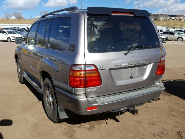 JTEHT05J212015757 - 2001 TOYOTA LAND CRUIS SILVER photo 3