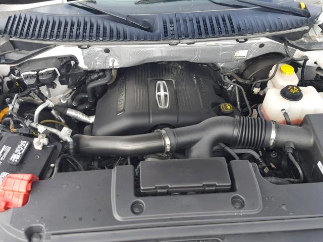 5LMJJ2HT3HEL03129 - 2017 LINCOLN NAVIGATOR Biały zdjęcie 7