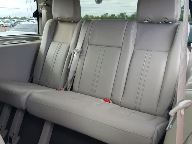 5LMJJ2HT3HEL03129 - 2017 LINCOLN NAVIGATOR Biały zdjęcie 9