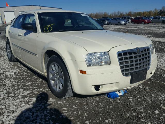 2C3KA43R38H129059 - 2008 CHRYSLER 300 LX WHITE photo 1