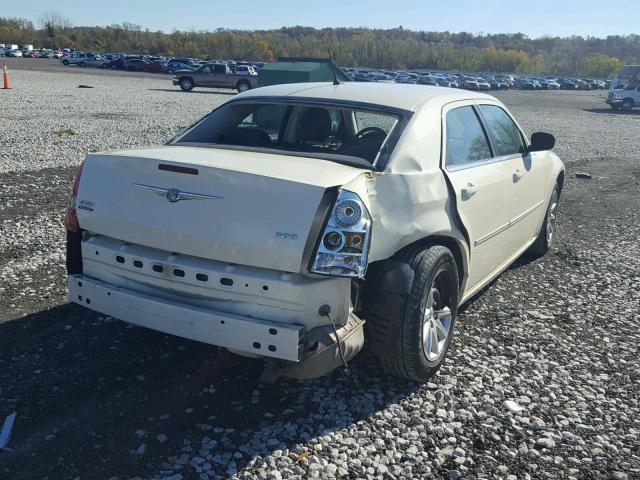 2C3KA43R38H129059 - 2008 CHRYSLER 300 LX WHITE photo 4