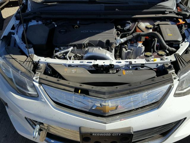 1G1RC6S58HU215147 - 2017 CHEVROLET VOLT LT WHITE photo 7