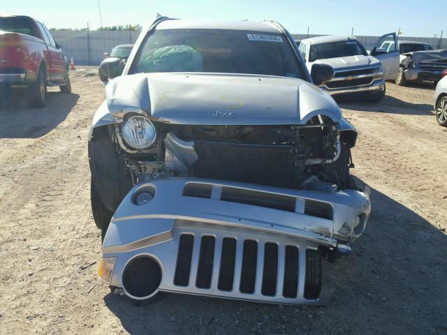 1J4NT4FB4AD608959 - 2010 JEEP COMPASS SP SILVER photo 9