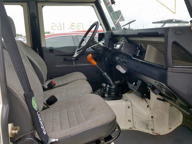 SALLDHMB8FA388863 - 1989 LAND ROVER 110 WHITE photo 5