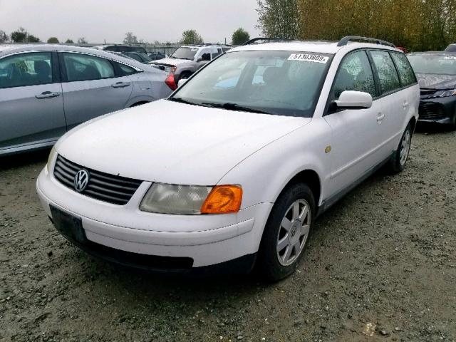 WVWNA63B3XE516403 - 1999 VOLKSWAGEN PASSAT GLS WHITE photo 2