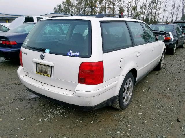 WVWNA63B3XE516403 - 1999 VOLKSWAGEN PASSAT GLS WHITE photo 4