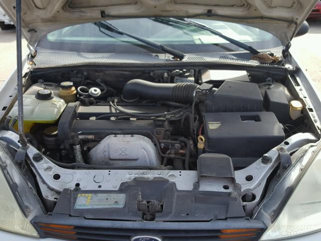 3FAFP37342R236313 - 2002 FORD FOCUS ZX5 SILVER photo 7