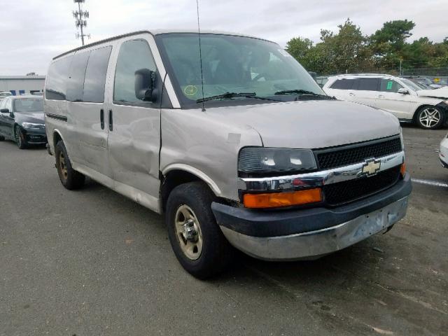 1GNFG15T571156674 - 2007 CHEVROLET EXPRESS G1 SILVER photo 1