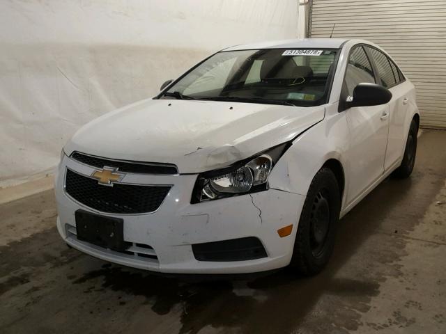 1G1PA5SG0D7150991 - 2013 CHEVROLET CRUZE LS WHITE photo 2