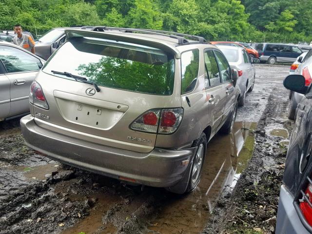 JTJGF10U510092193 - 2001 LEXUS RX 300 BEIGE photo 4