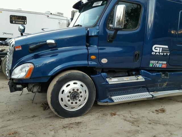 1FUJGLD62FLGB5065 - 2015 FREIGHTLINER CASCADIA 1 BLUE photo 9