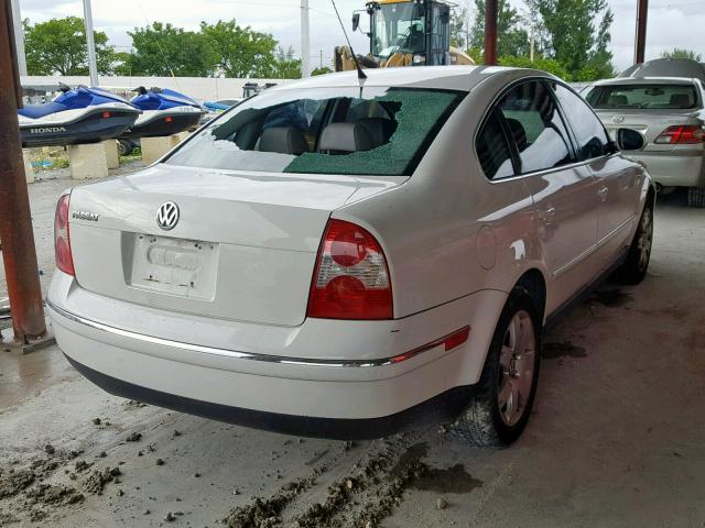 WVWAD63BX5E018699 - 2005 VOLKSWAGEN PASSAT GLS WHITE photo 4