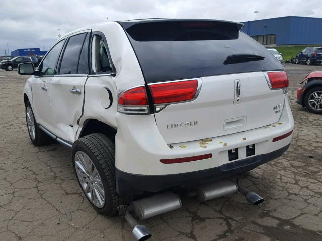 2LMDJ8JK0BBJ11212 - 2011 LINCOLN MKX WHITE photo 3