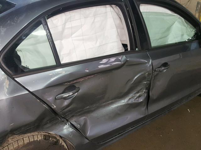 3VW1K7AJ6EM417560 - 2014 VOLKSWAGEN JETTA BASE CHARCOAL photo 9