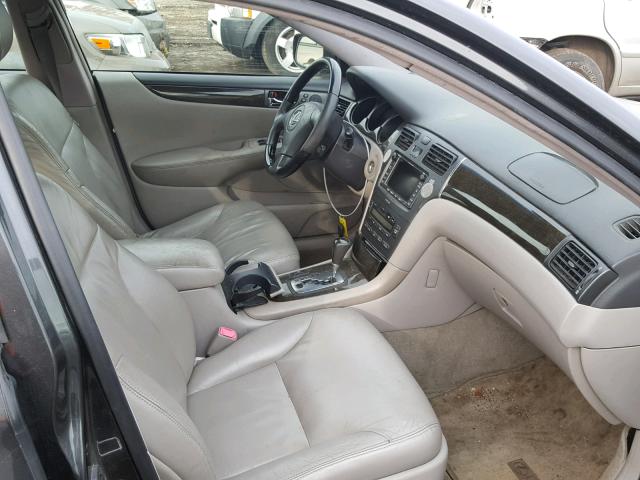 JTHBA30G145043306 - 2004 LEXUS ES 330 GRAY photo 5