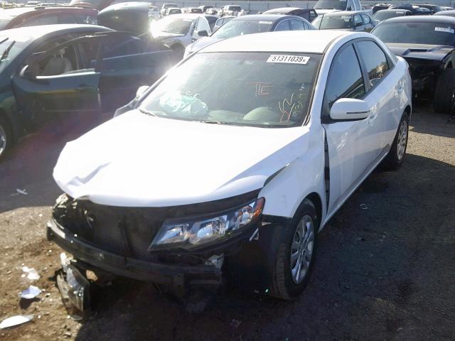 KNAFU4A26D5737408 - 2013 KIA FORTE EX WHITE photo 2