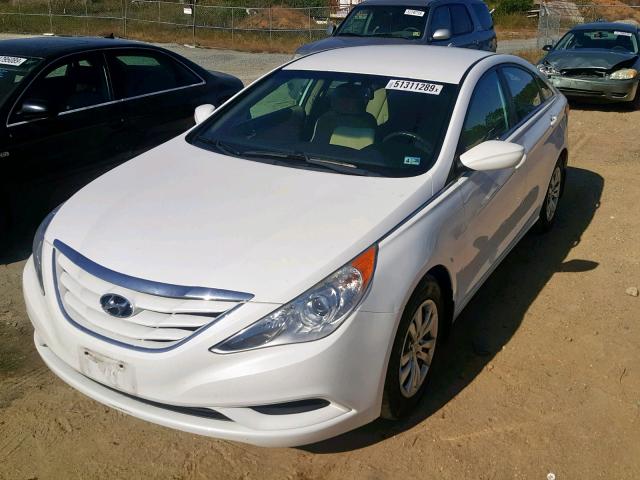 5NPEB4AC9DH515572 - 2013 HYUNDAI SONATA GLS WHITE photo 2