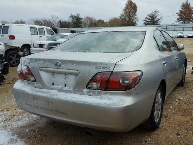 JTHBF30G536004826 - 2003 LEXUS ES 300 SILVER photo 4