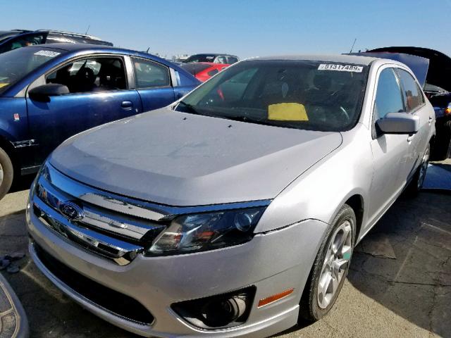 3FAHP0HA3BR257254 - 2011 FORD FUSION SE SILVER photo 2