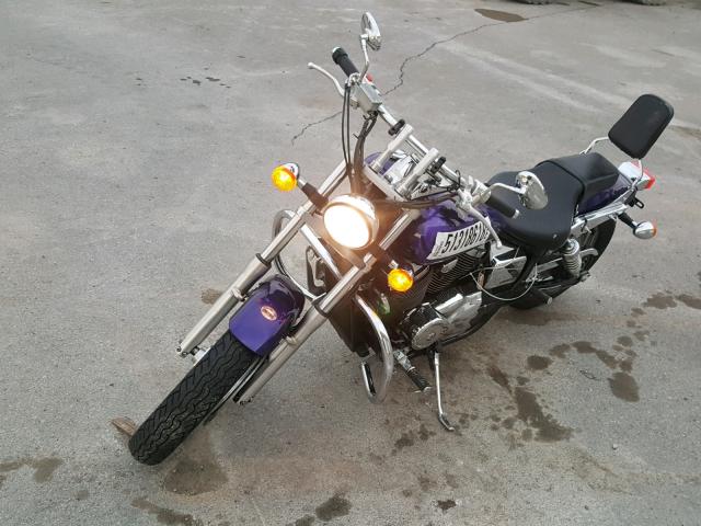 JH2RC44553M702864 - 2003 HONDA VT750 DCB PURPLE photo 2