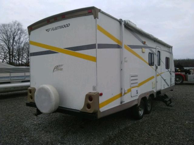 4CF2F272151500329 - 2005 FLEE CAMPER WHITE photo 4