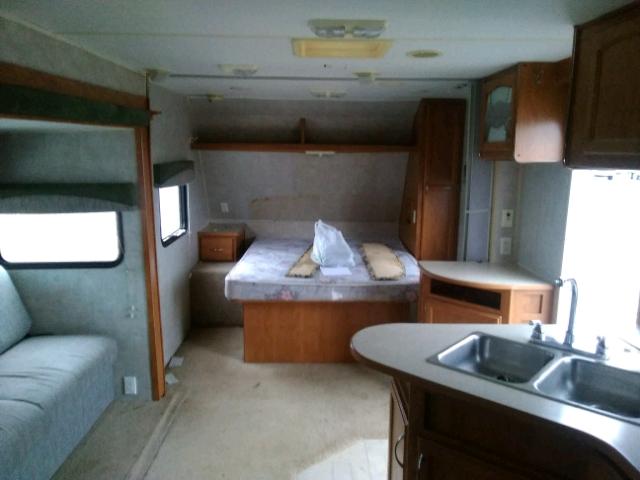 4CF2F272151500329 - 2005 FLEE CAMPER WHITE photo 5