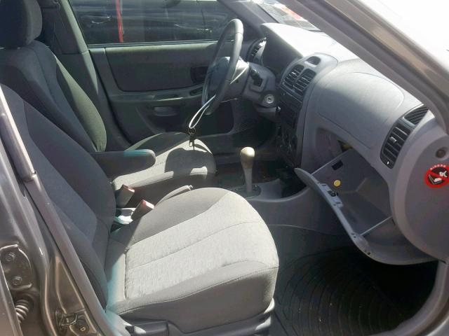 KMHCG45C95U602345 - 2005 HYUNDAI ACCENT GL GRAY photo 5