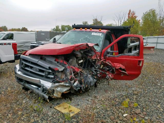 1FDAF57P14EB45961 - 2004 FORD F550 SUPER RED photo 2