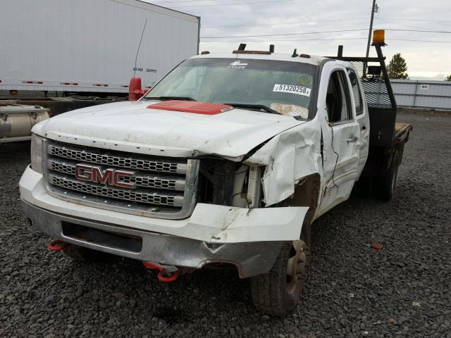 1GD423CGXCF151320 - 2012 GMC SIERRA K35 WHITE photo 2