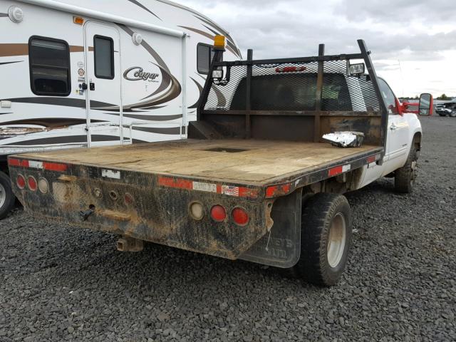 1GD423CGXCF151320 - 2012 GMC SIERRA K35 WHITE photo 4