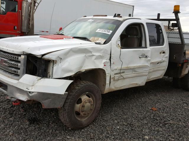 1GD423CGXCF151320 - 2012 GMC SIERRA K35 WHITE photo 9