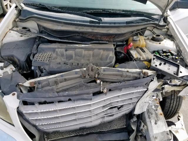 2C8GM68494R620756 - 2004 CHRYSLER PACIFICA WHITE photo 7