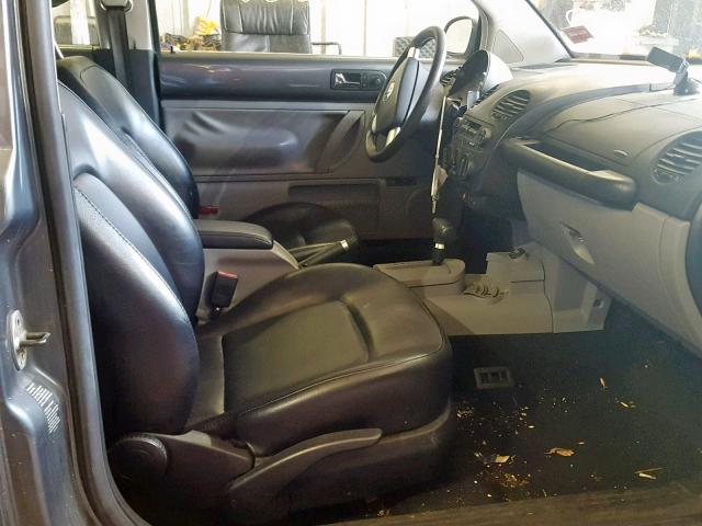3VWCK21C53M436174 - 2003 VOLKSWAGEN NEW BEETLE ნაცრისფერი ფოტო 5