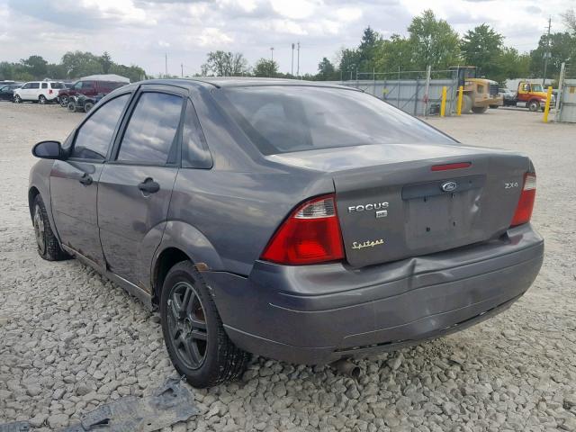 1FAFP34N35W219428 - 2005 FORD FOCUS ZX4 GRAY photo 3