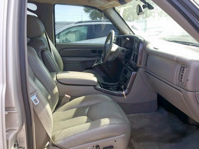 1GKEK63U24J138810 - 2004 GMC YUKON DENA SILVER photo 5