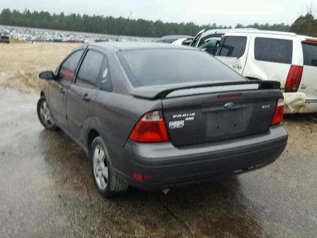 1FAFP34N45W241602 - 2005 FORD FOCUS ZX4 GRAY photo 3